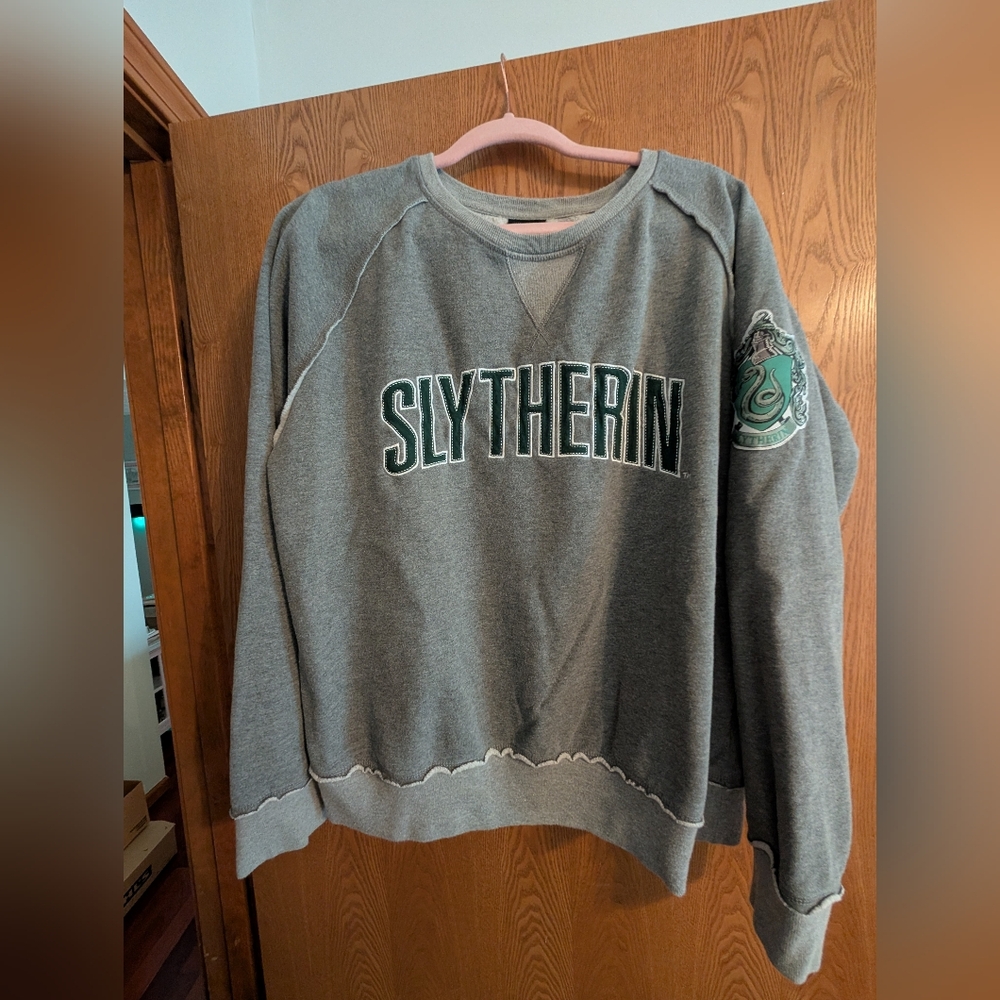 Universal Studios Wizarding World Harry Potter Slytherin Sweatshirt Large